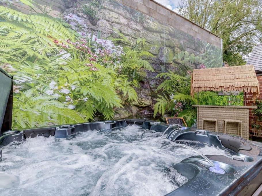 Dawns House Cromford, Peak District, Hot Tub, For 6 - Stunning Views Apartment Exterior foto